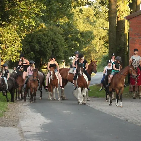 Apartamento Ferien- Und Reiterhof Klein Stavern