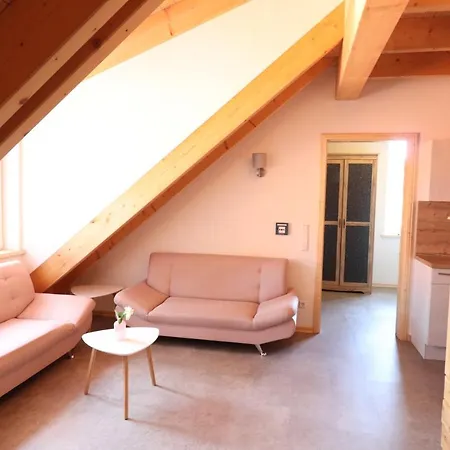 Ferien- Und Reiterhof Klein 아파트 Stavern